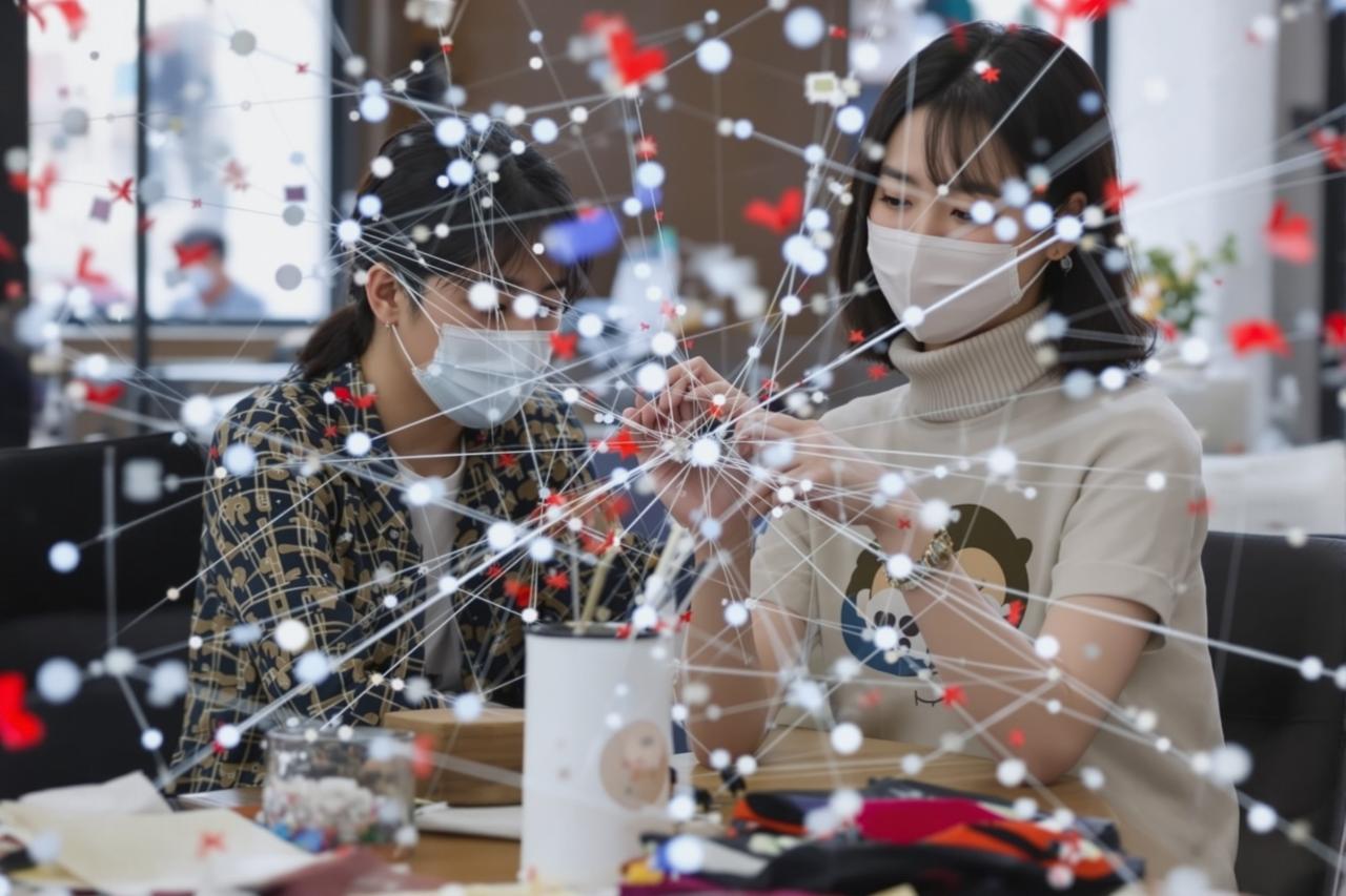 某综艺常驻嘉宾的背景调查：他的人脉圈究竟有多强大